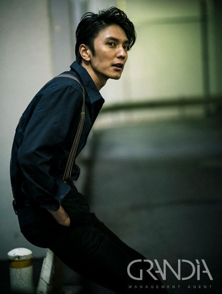 Contract artists 井坂 仁美 Hitomi Isaka モデル事務所GRANDIA 東京港区赤坂