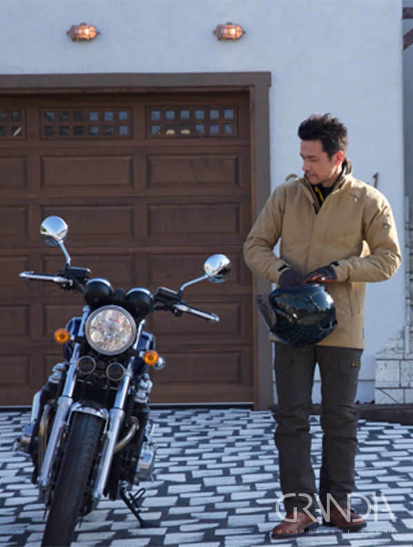 Contract artists 李 梓辰 Li Zichen モデル事務所GRANDIA 東京港区赤坂